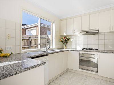 2 Kimbarra Drive, Berwick