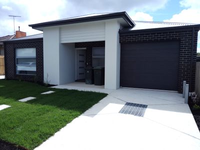 6A Nagle Drive, Belmont