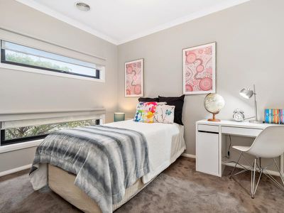 48 Limeburner Grove, Botanic Ridge