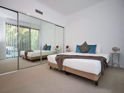 2 / 31 Second Avenue, Broadbeach
