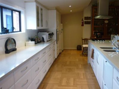 12 Crouch Street, Neville