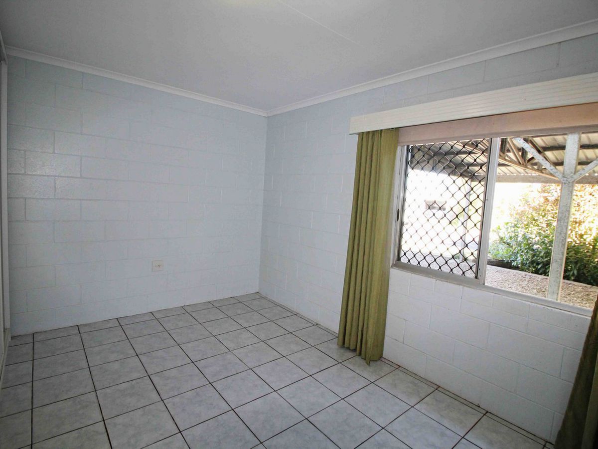 24 Azalea St, Atherton