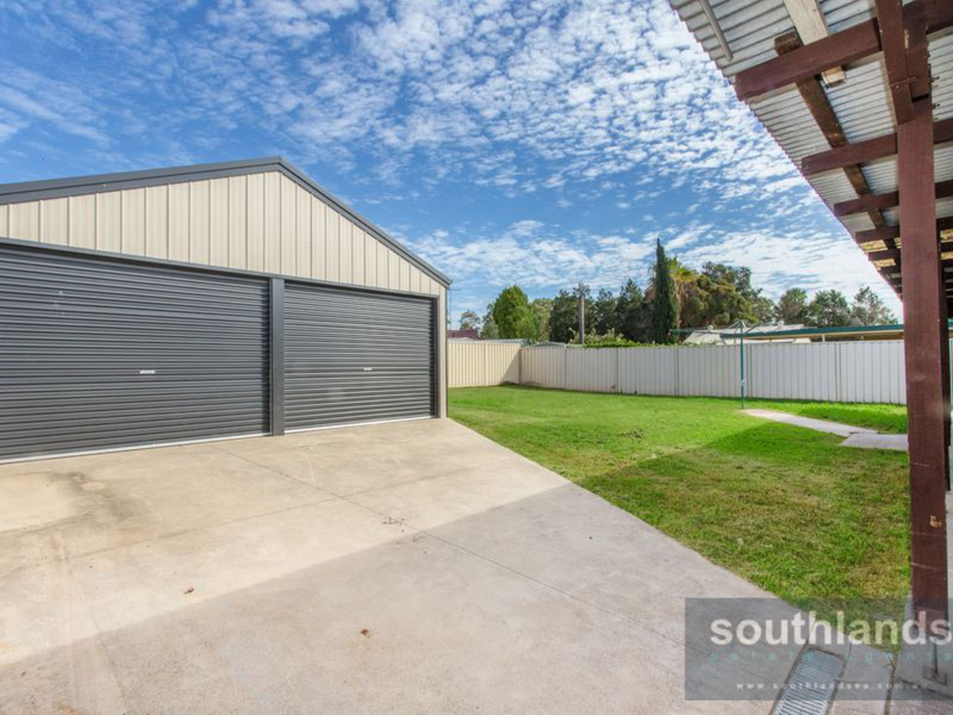33 Carnation Avenue, CLAREMONT MEADOWS