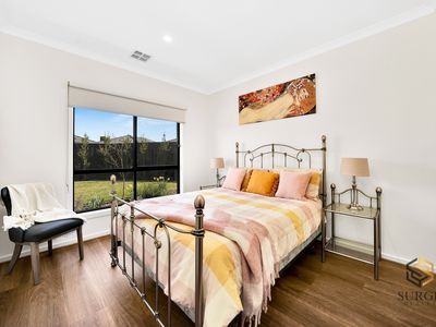 19 Chaucer Crescent, Truganina
