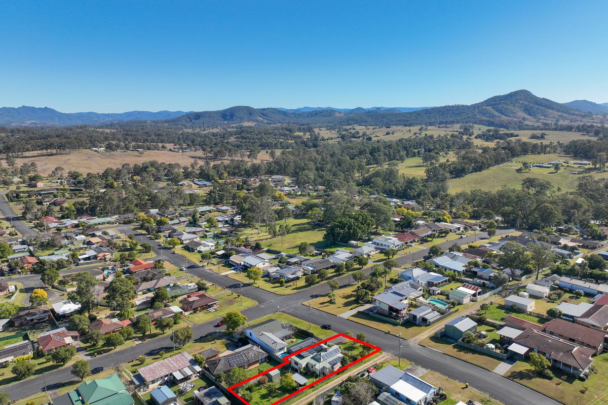 16 Flett Street, Wingham