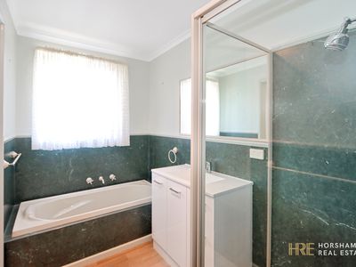 20 Felstead Avenue, Horsham