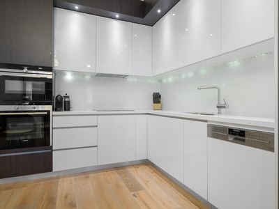803 / 19 Ogilvie Road, Mount Pleasant