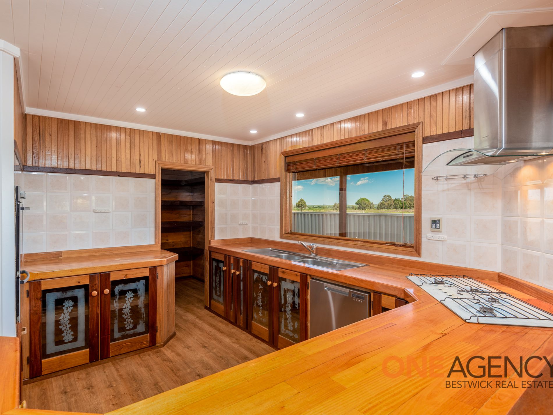 220 GILMOUR STREET, Kelso