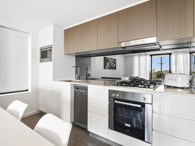 7 / 35 Clarence Road, Indooroopilly