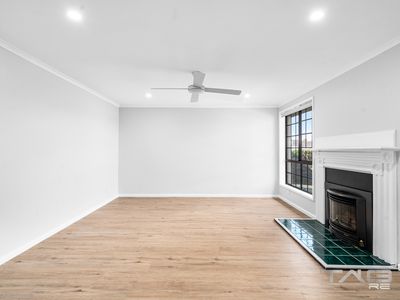 7 Snowy Close, St Clair
