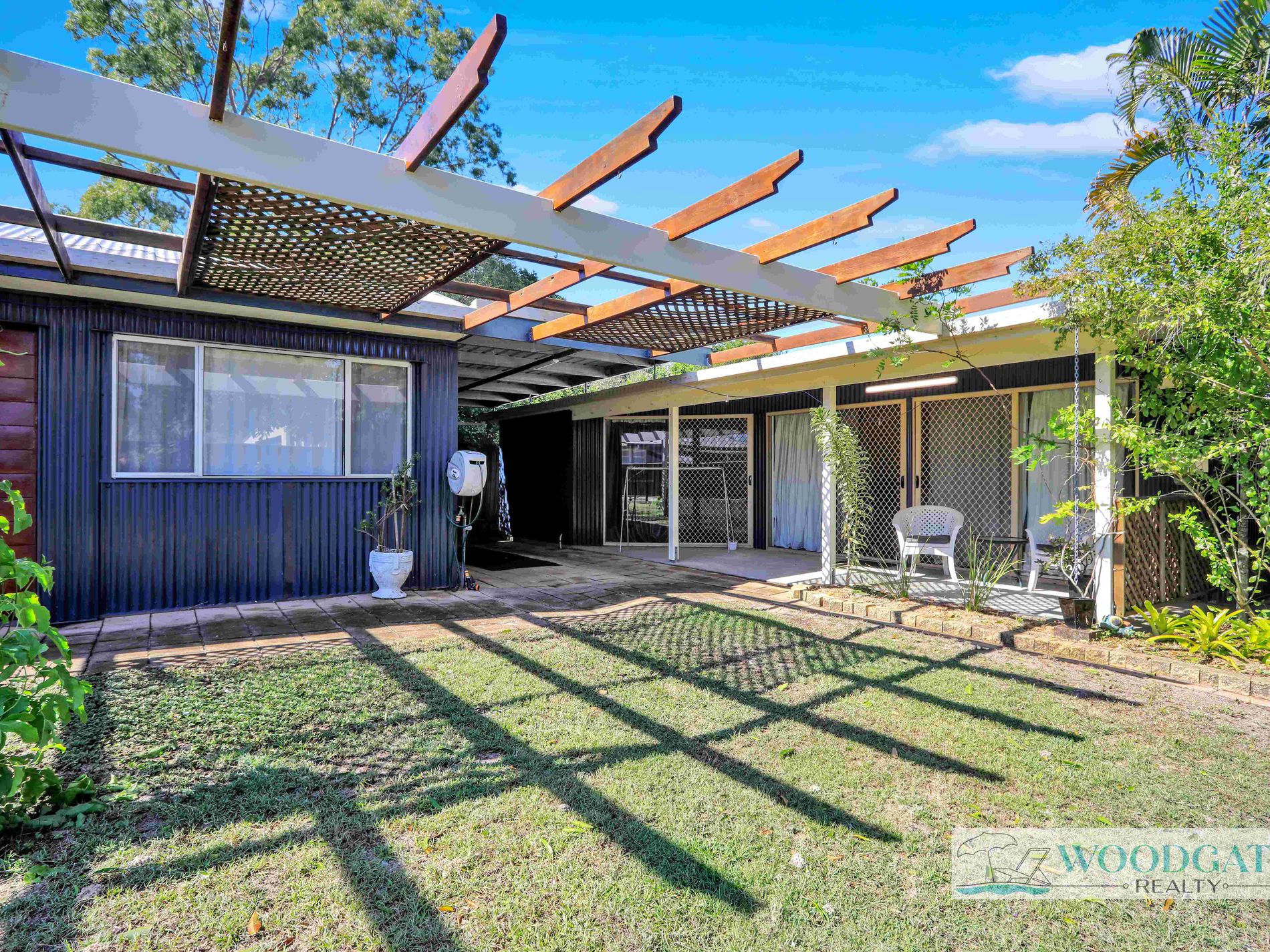 104 Esplanade, Woodgate