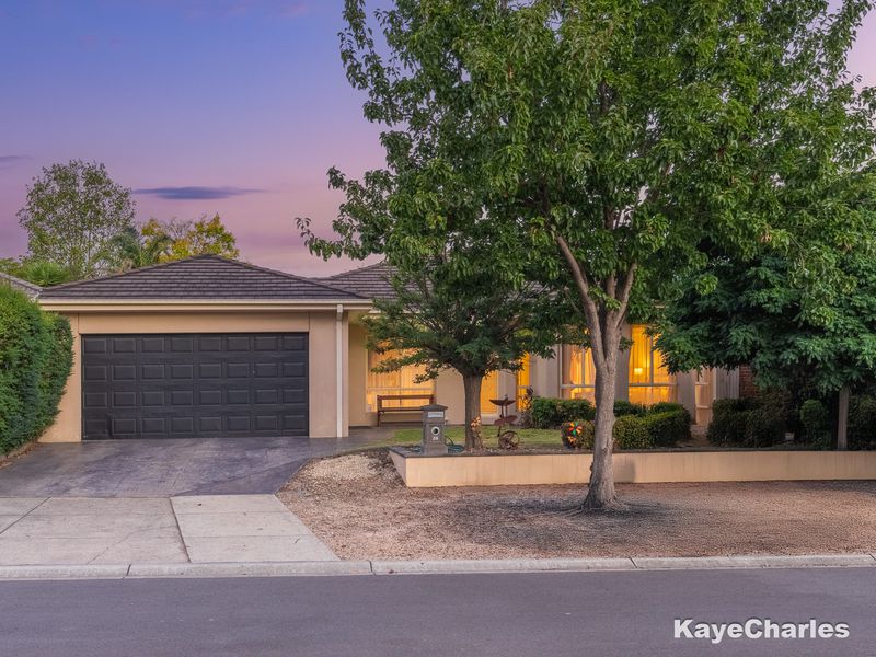 35 Grange Circuit, Beaconsfield