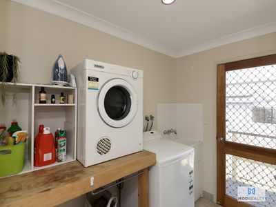 62 Queen Street, Blackstone