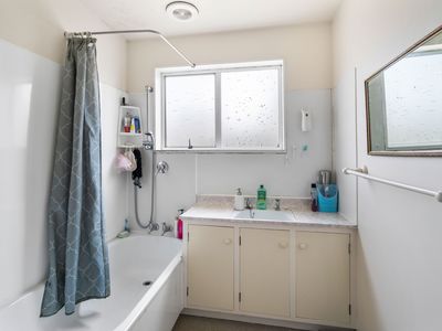 2 / 33 Somerset Crescent, Spreydon