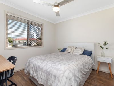 1 / 11 White Street, Everton Park