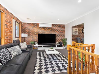 4 Warri Place, Oak Flats