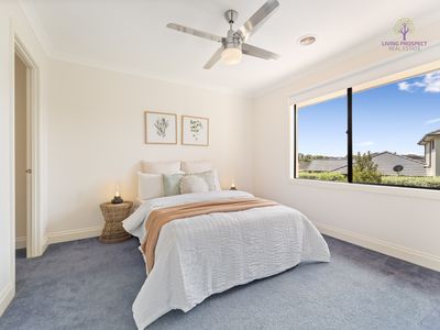 8 Scenic Drive, Point Cook