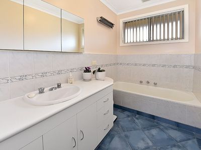 11 Henry Street, Keilor East