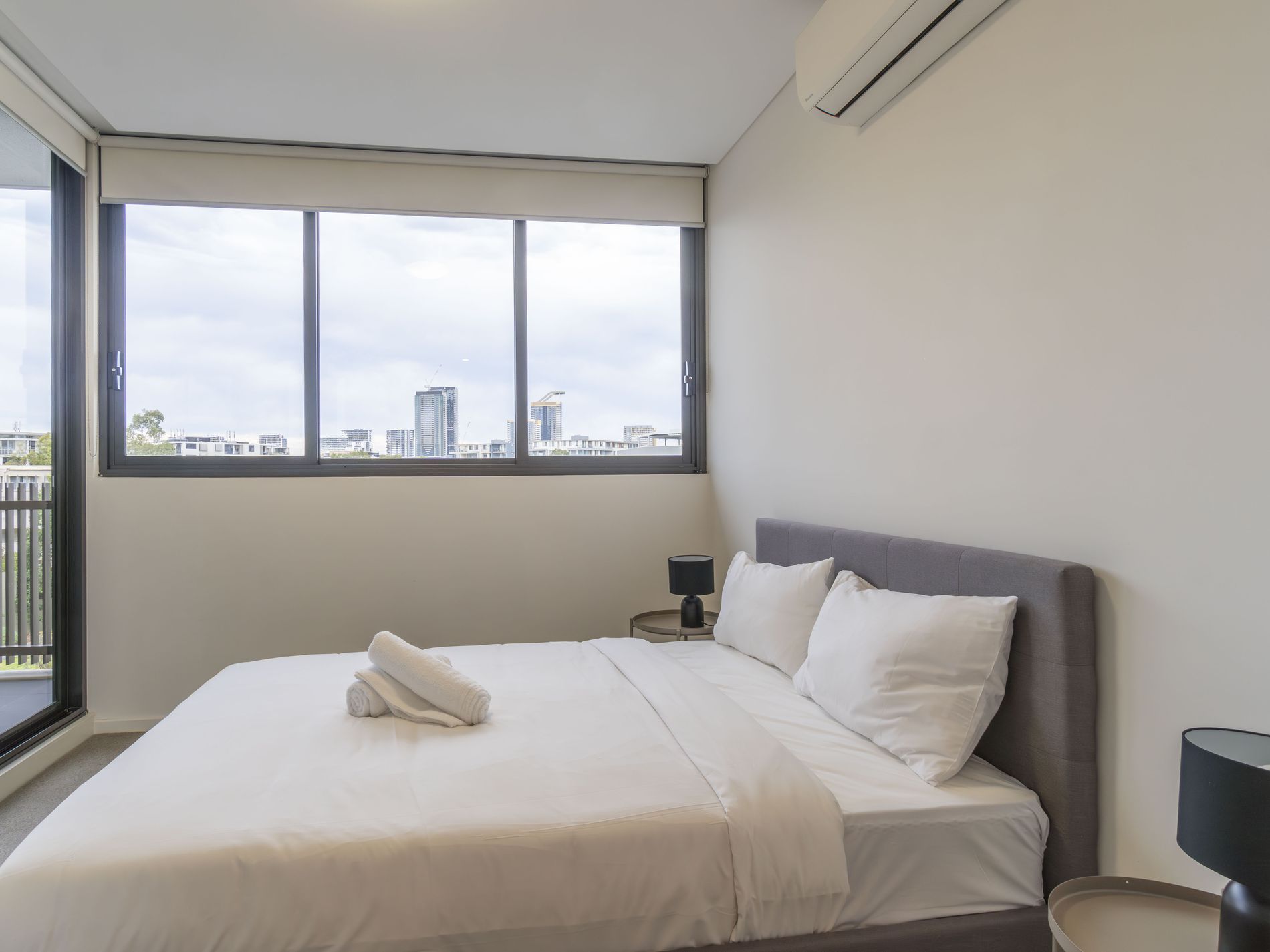 10132 / 19 Amalfi Dr , Wentworth Point