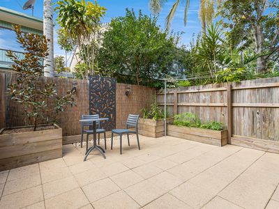 4 / 10 Cloudsley Street, Noosaville