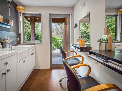 4 Runswick Lane, Huntsbury