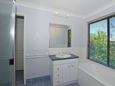 2 / 600 The Esplanade, Urangan