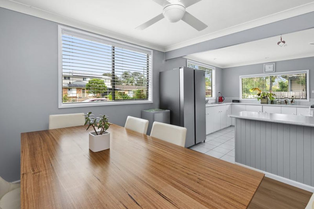 13 Windsor Road, Berkeley Vale