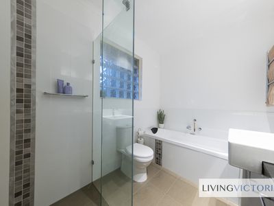 9 Terang Avenue, Burwood East