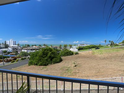 2 / 24 Queen Street, Yeppoon