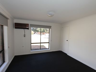 24 Ebden Street, Heathcote