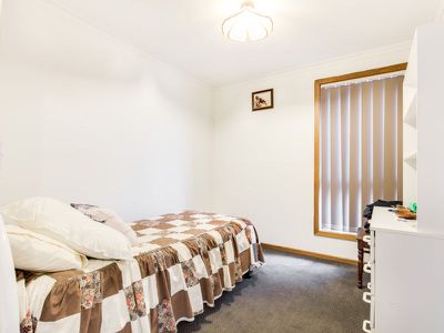 1 / 28 Melaleuca Drive, Hoppers Crossing