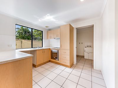 8 / 16 Beach Road, Cannonvale