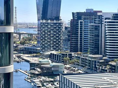 1812 / 677 La Trobe Street, Docklands