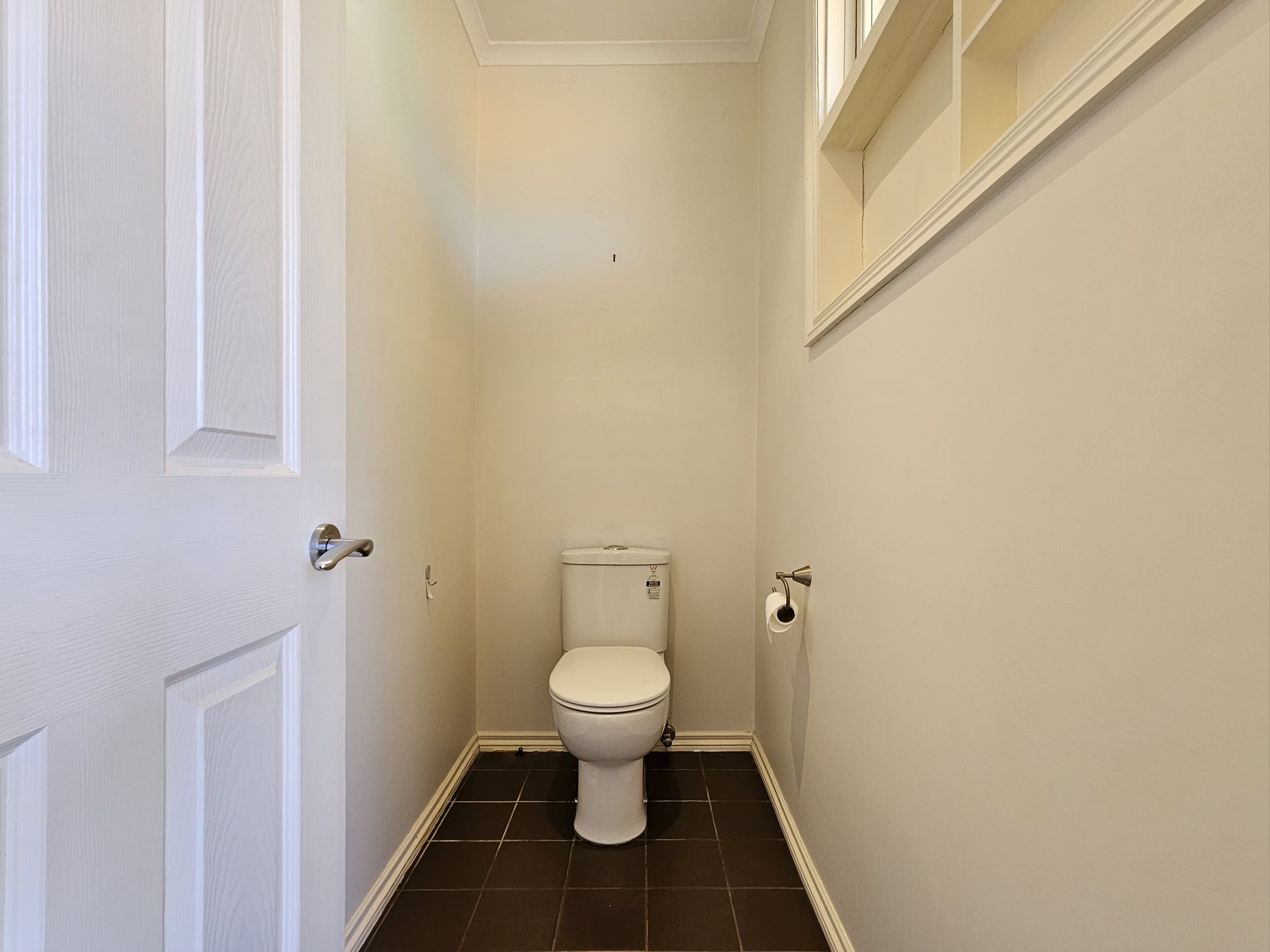 8 Paynes Road, Mount Waverley