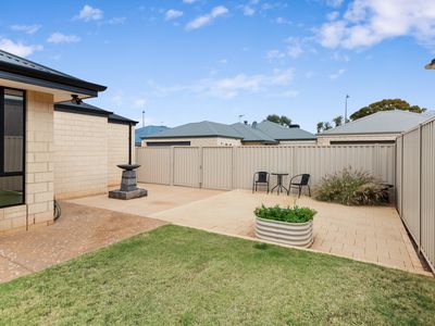 10 Tiru Close, Karlkurla