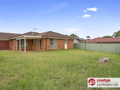 4 Timbara Court, Wattle Grove