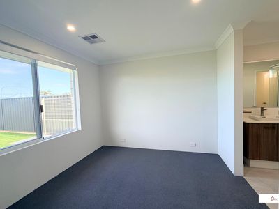 13 Magnolia Way, Lakelands