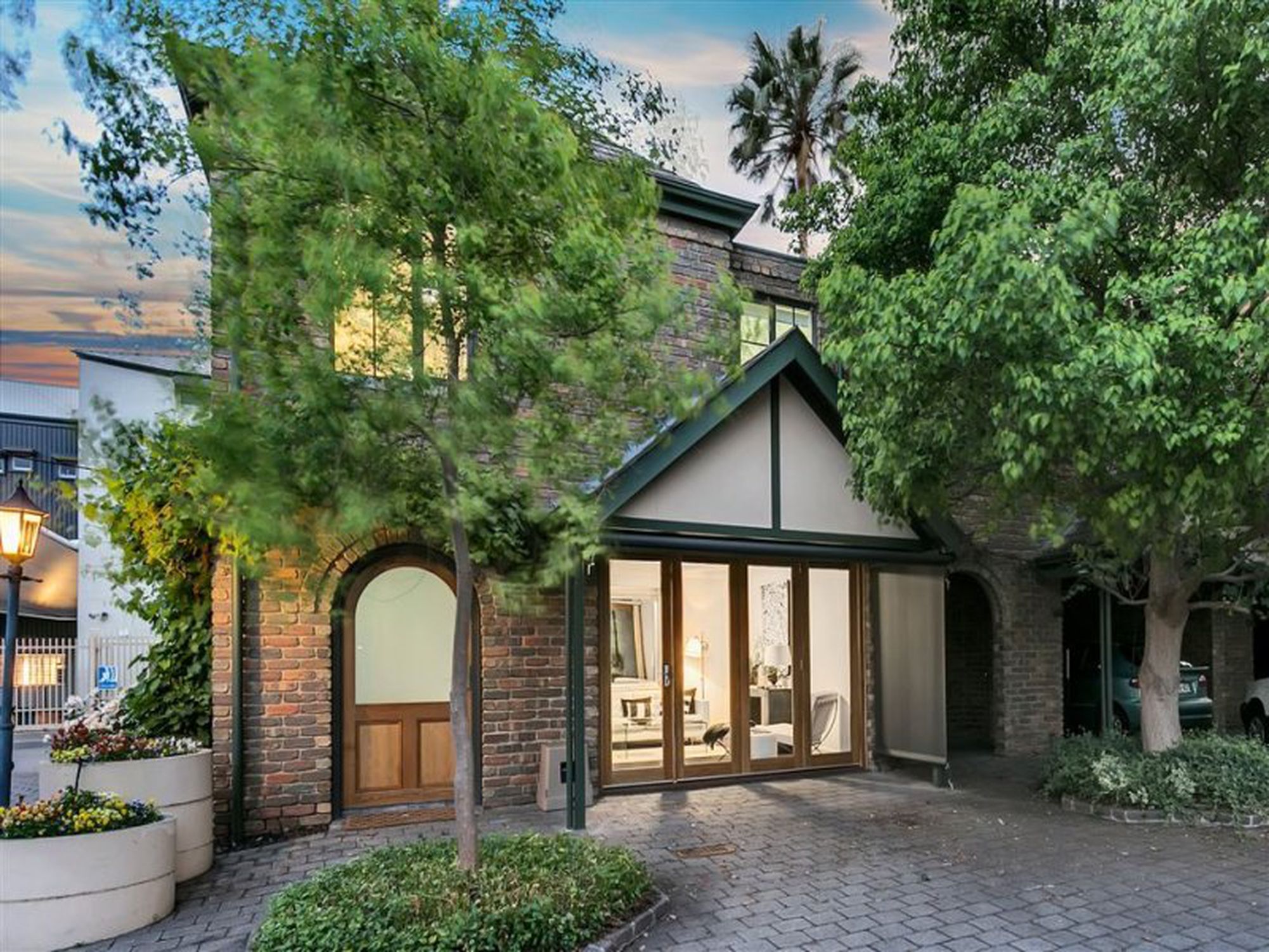1 Dimora Court, Adelaide