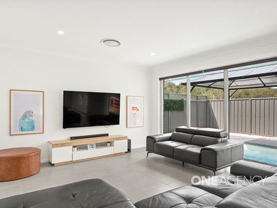 42 Bowral Crescent, Tullimbar