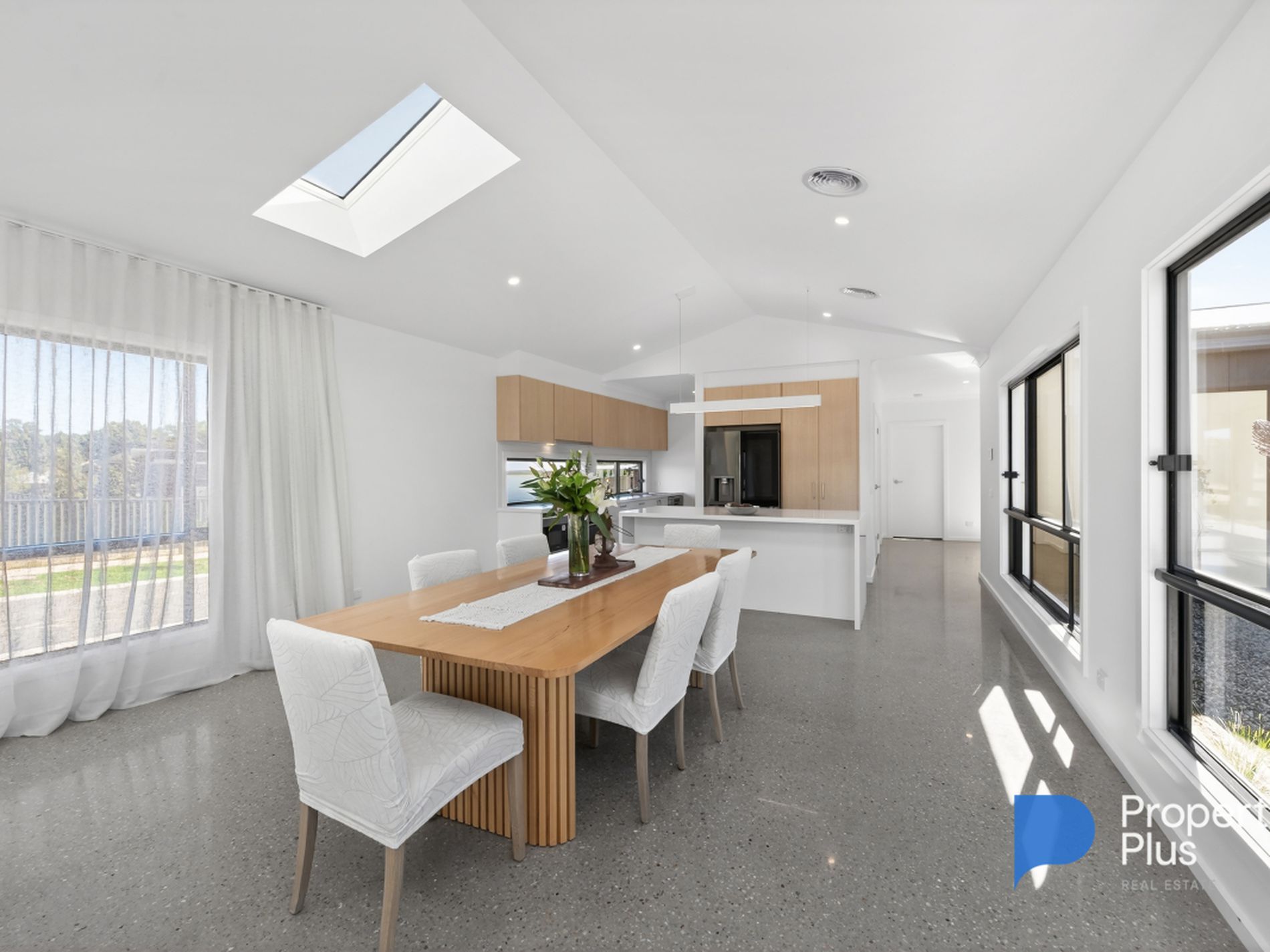 8 Banksia Court, Campbells Creek