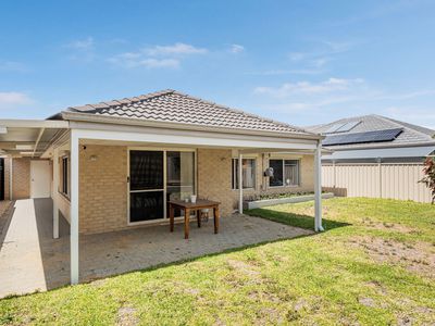 37 Millot Vista, Caversham