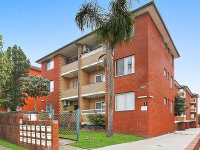 9 / 5 Phillip Street, Roselands
