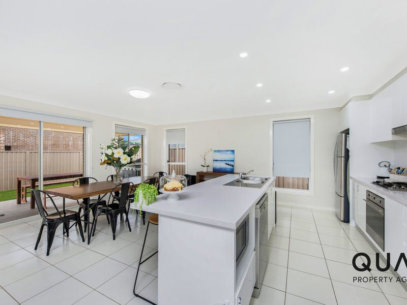 158 Lakeside Parade, Jordan Springs