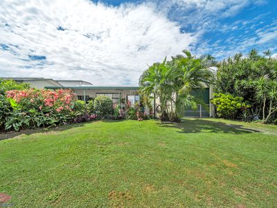 12 TAYLOR STREET, Kurrimine Beach