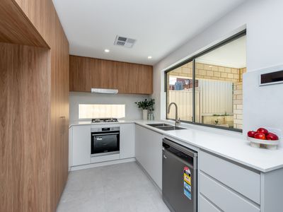 11C Canara Road, Westminster