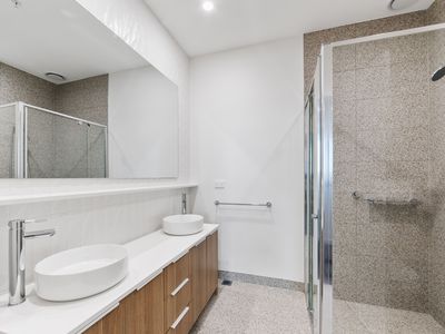 304 / 50 Mainview Boulevard, Truganina