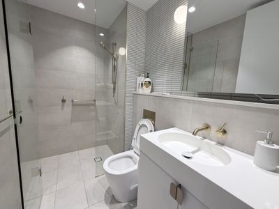 2802 / 545 Station Street, Box Hill