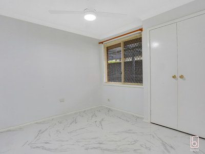 10 Oxford Drive, Lake Haven