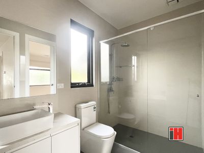 2 / 10 Ronald Avenue, Bulleen
