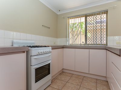 9 / 11 Murray Court, Armadale